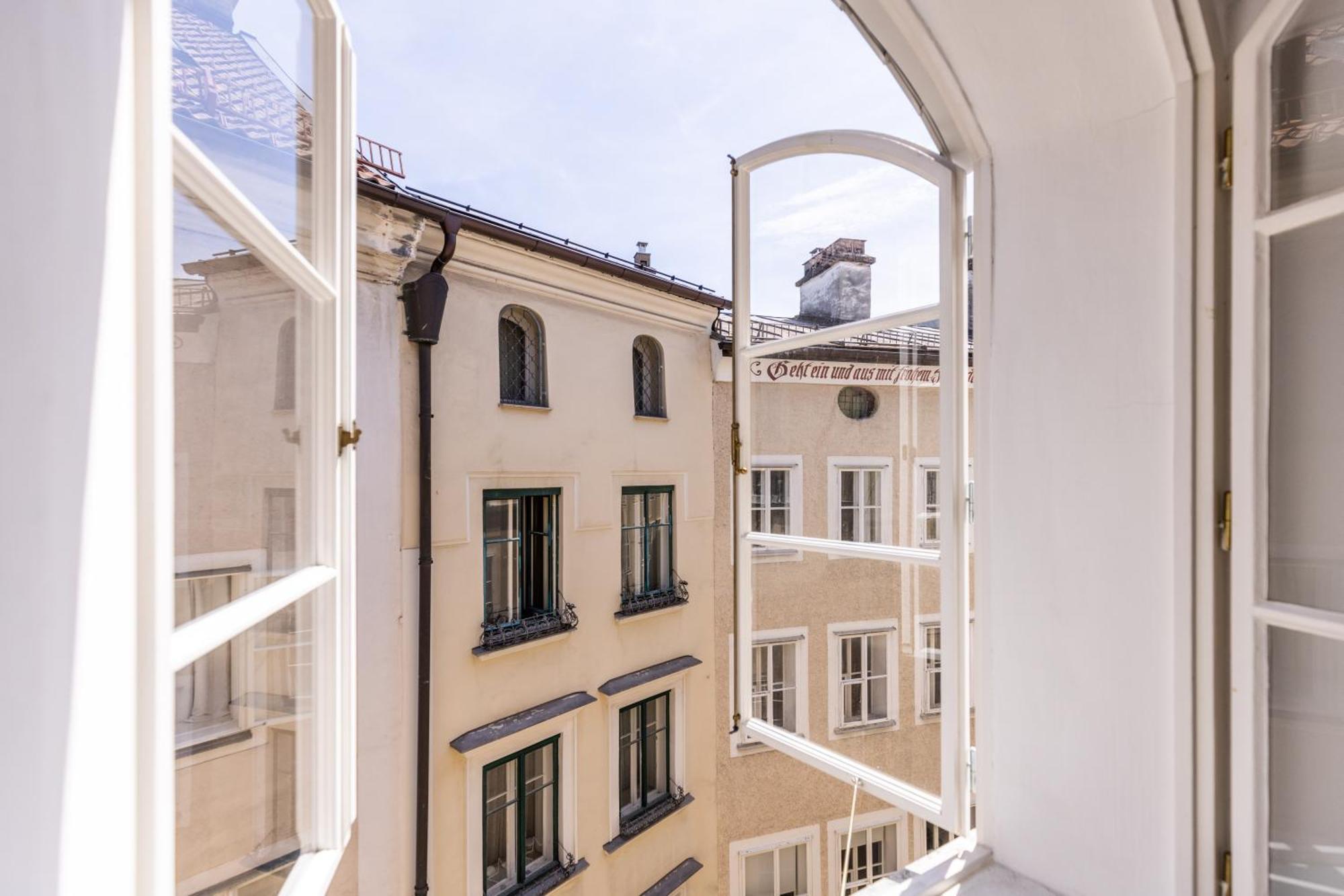Small Luxury Hotel Goldgasse Salzburg Exterior foto